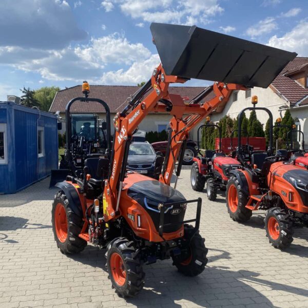 ACE VEER 3000 s čelným nakladačom – Obrázok 6